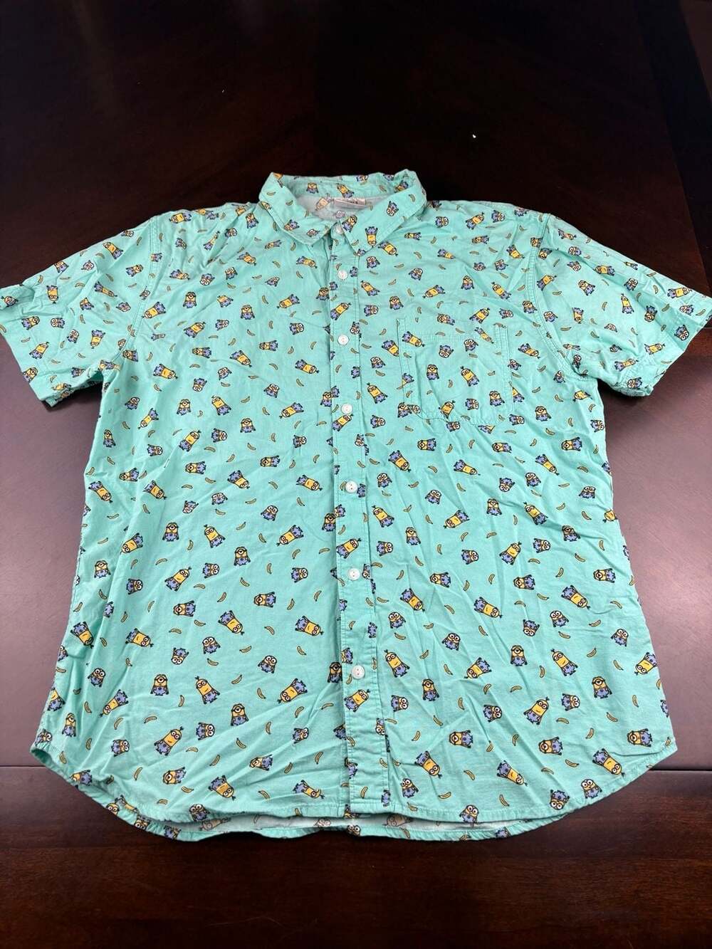 Despicable Me Minions Men’s Large Button Up Shirt Banana Print Teal Short Sleeve